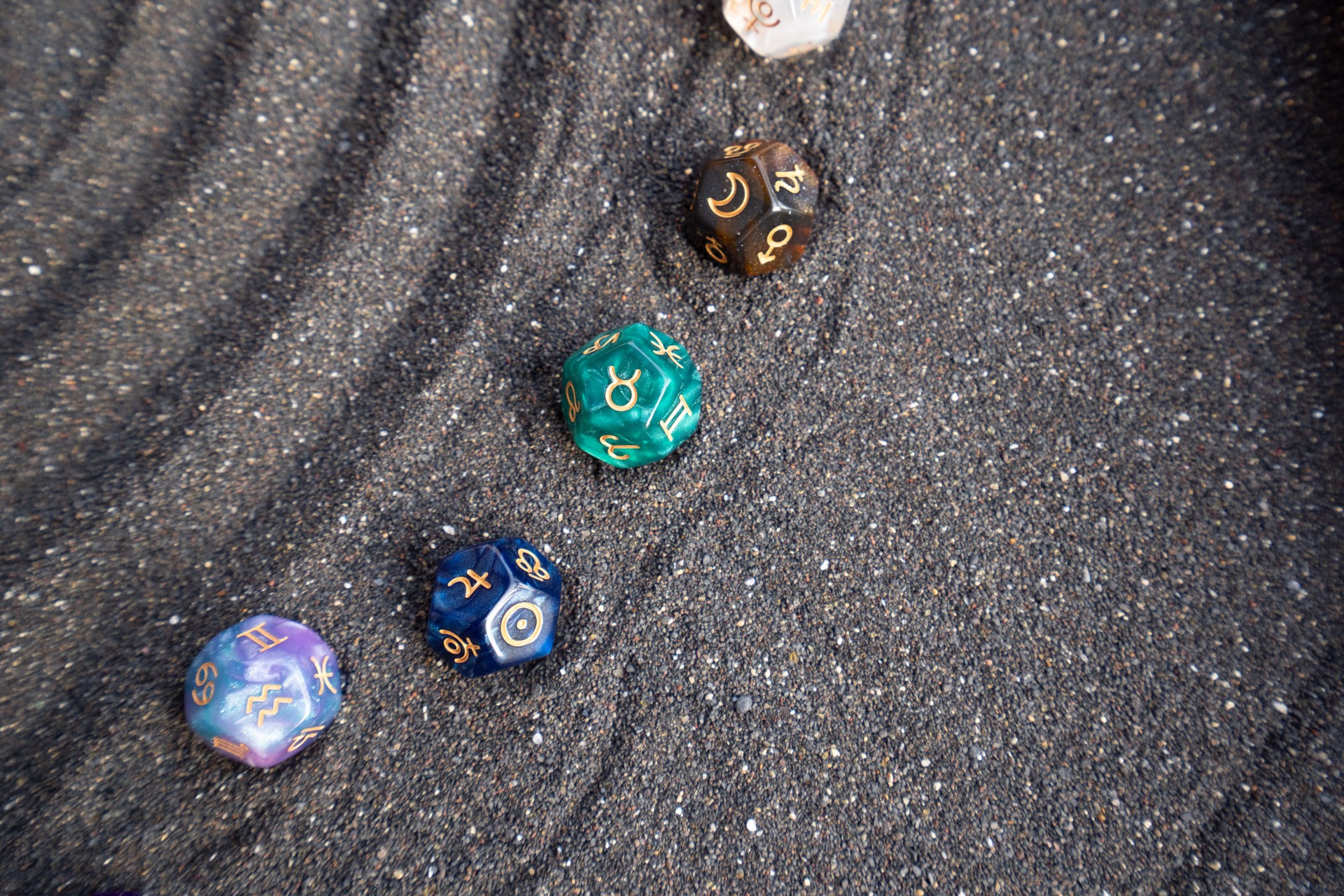 Zodiac horoscope with divination dice